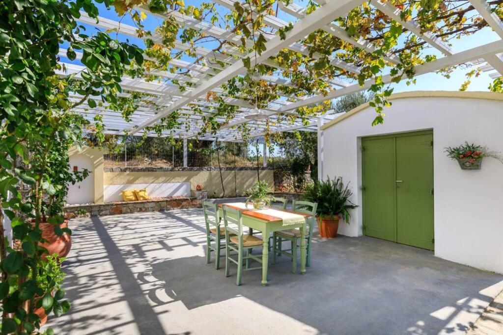 Nina-Myrtia Countryside House Skopelos Ditropo Exterior foto